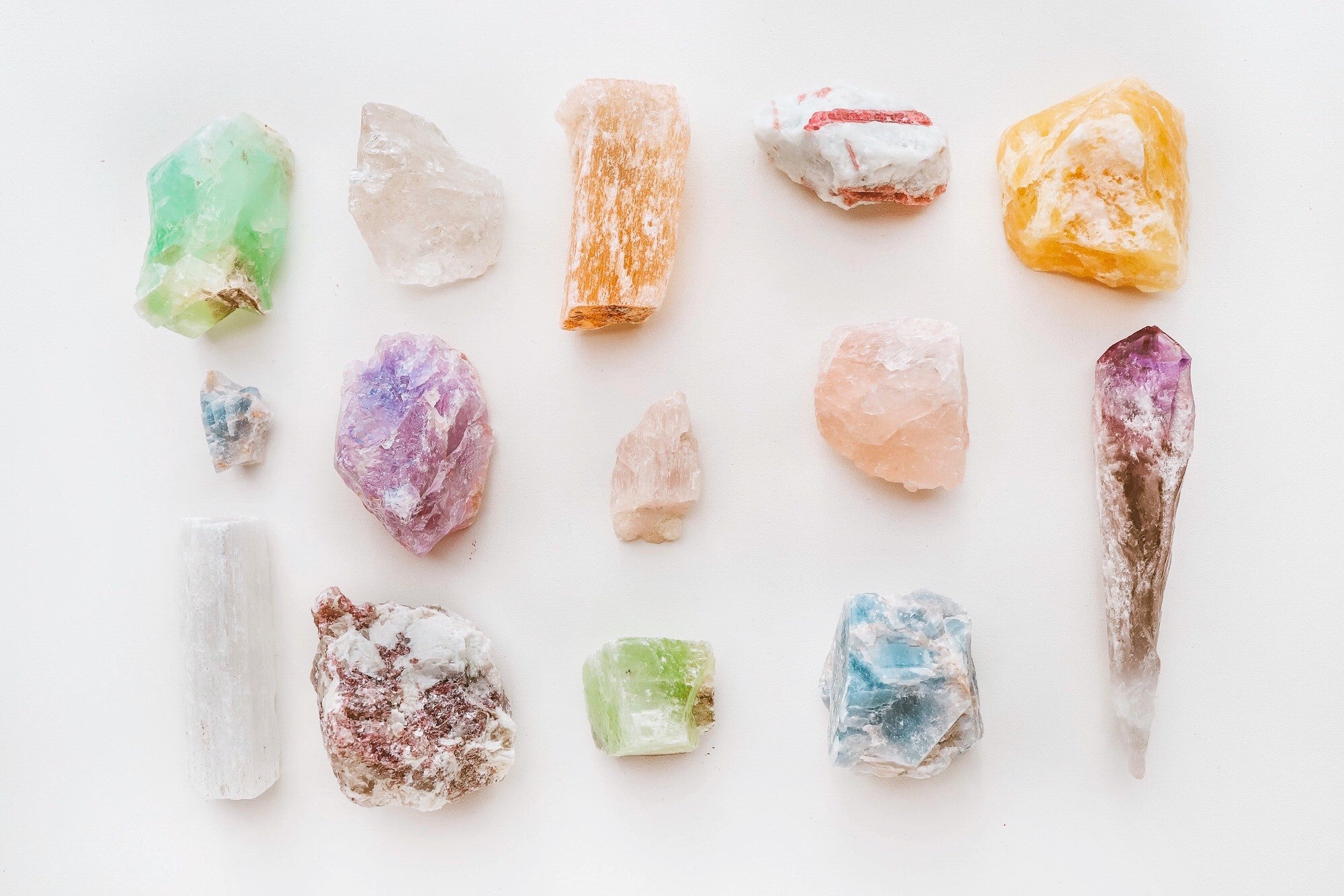 Därför har råa kristaller en extra kraftfull energi – OhLaMoon